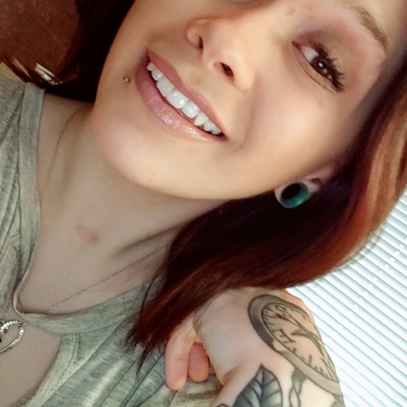 Meet your Posher, Misty - Picture 2 of 4